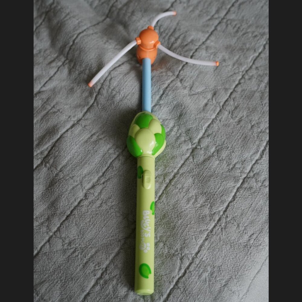 Bluey's Big Play Magic Asparagus Spinner Wand Toy